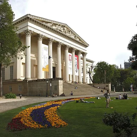 Real Museum * Budapeste